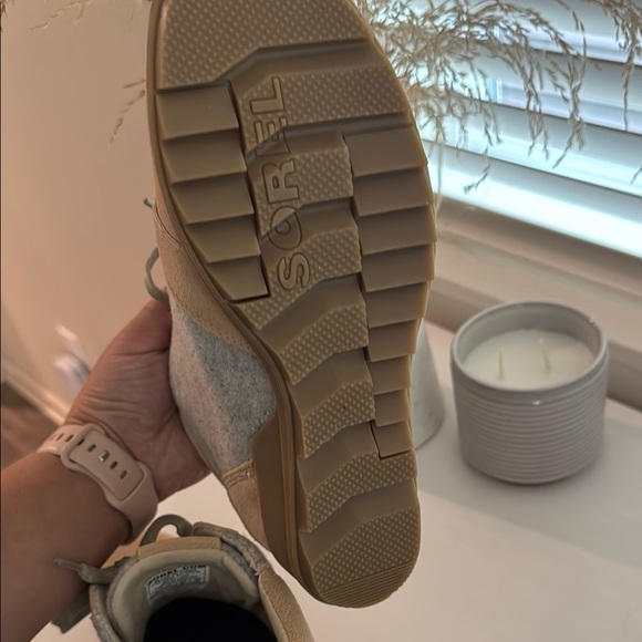 Sorel Tan and Gray Ankle Boots with Lace-Up Design - Picture 4 of 4